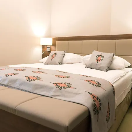 Hotel*** Nat 3* Буковина Татранська